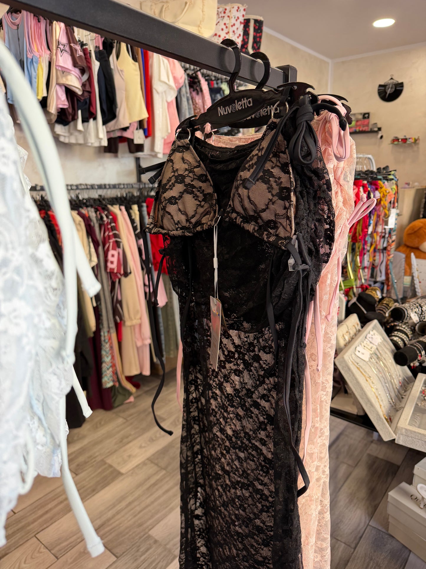 Bikini con pareo pizzo 67685