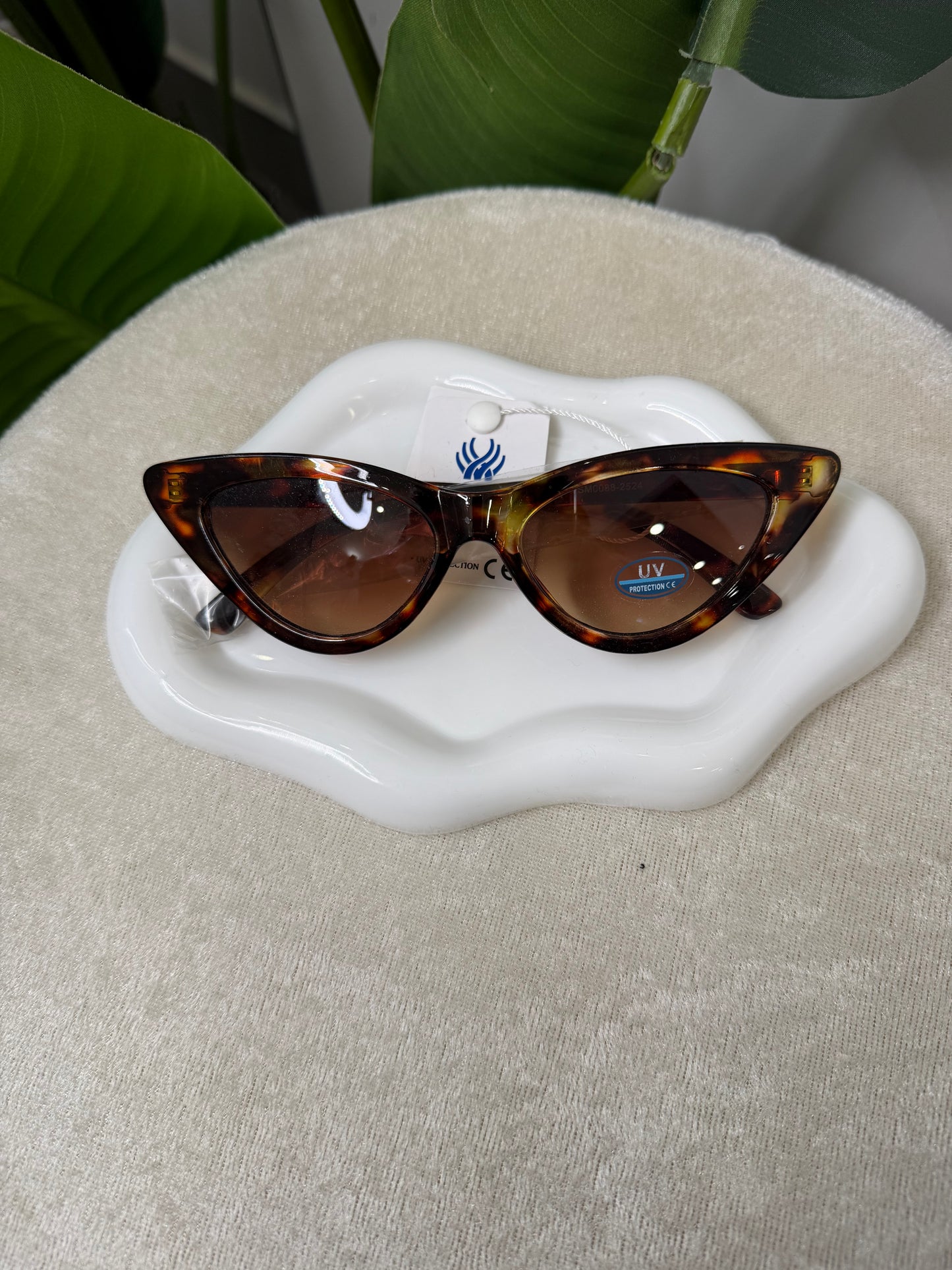 Occhiali a gatto marroni