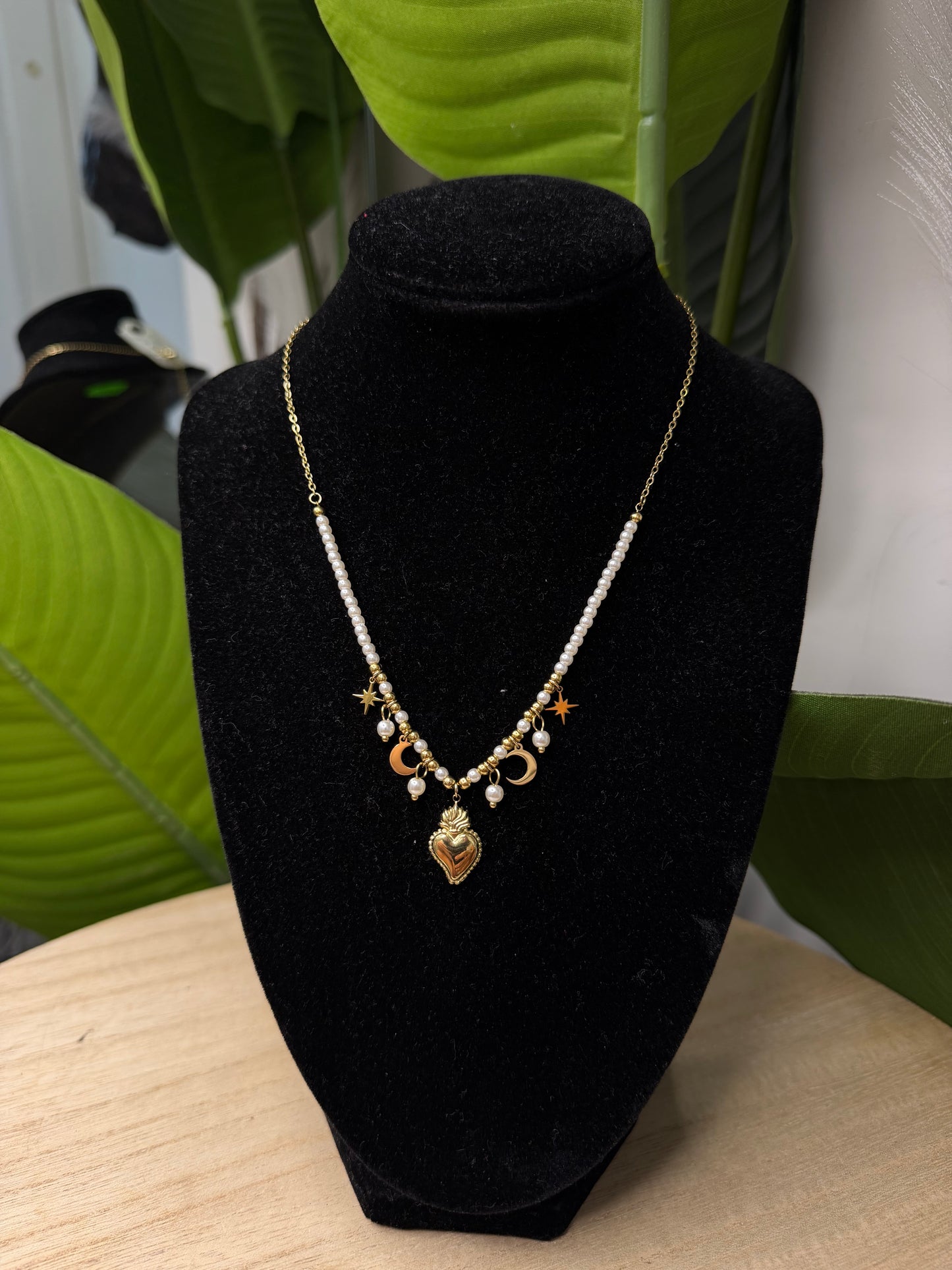 Collana gold con perle, luna e cuore