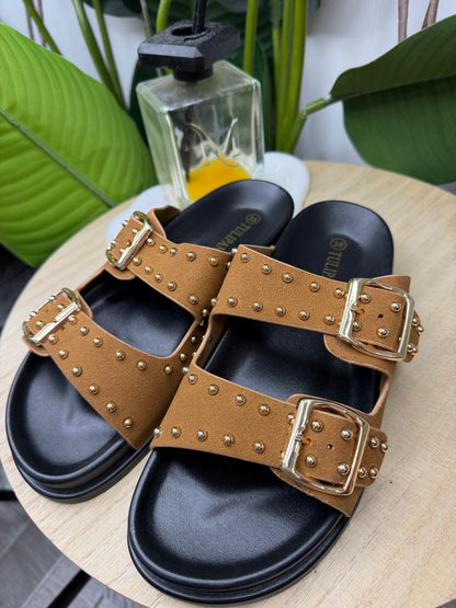 Ciabatte con borchie camel 2877