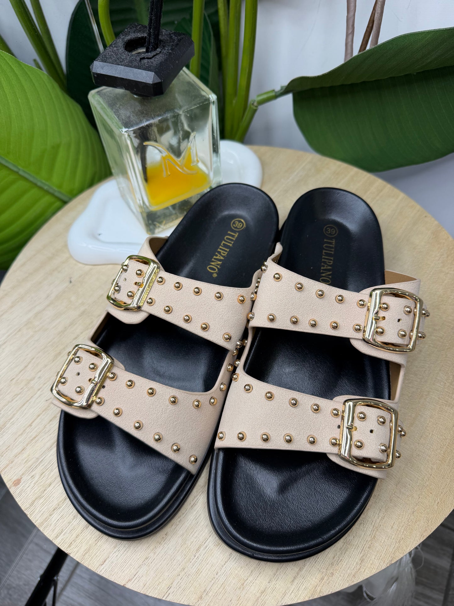 Ciabattina con borchie beige chiaro 2877