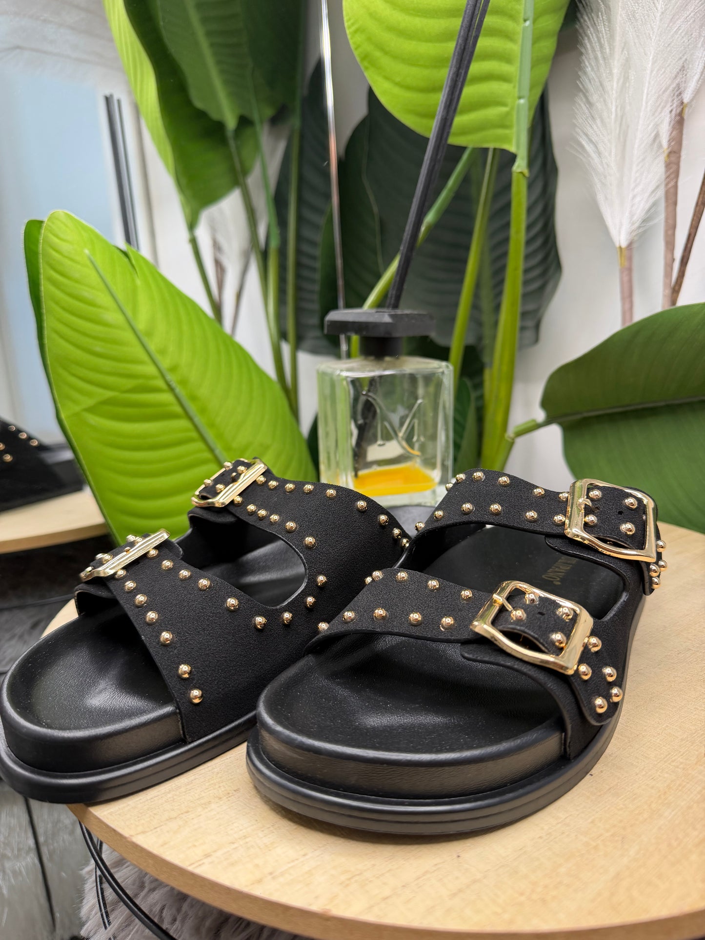Ciabattina con borchie nera 2877