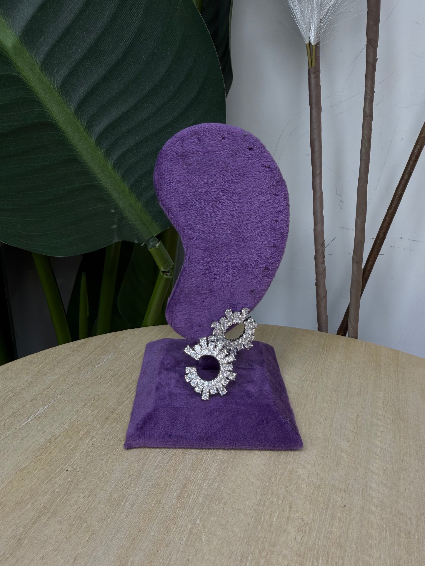 Orecchini silver mezzo cerchio strass