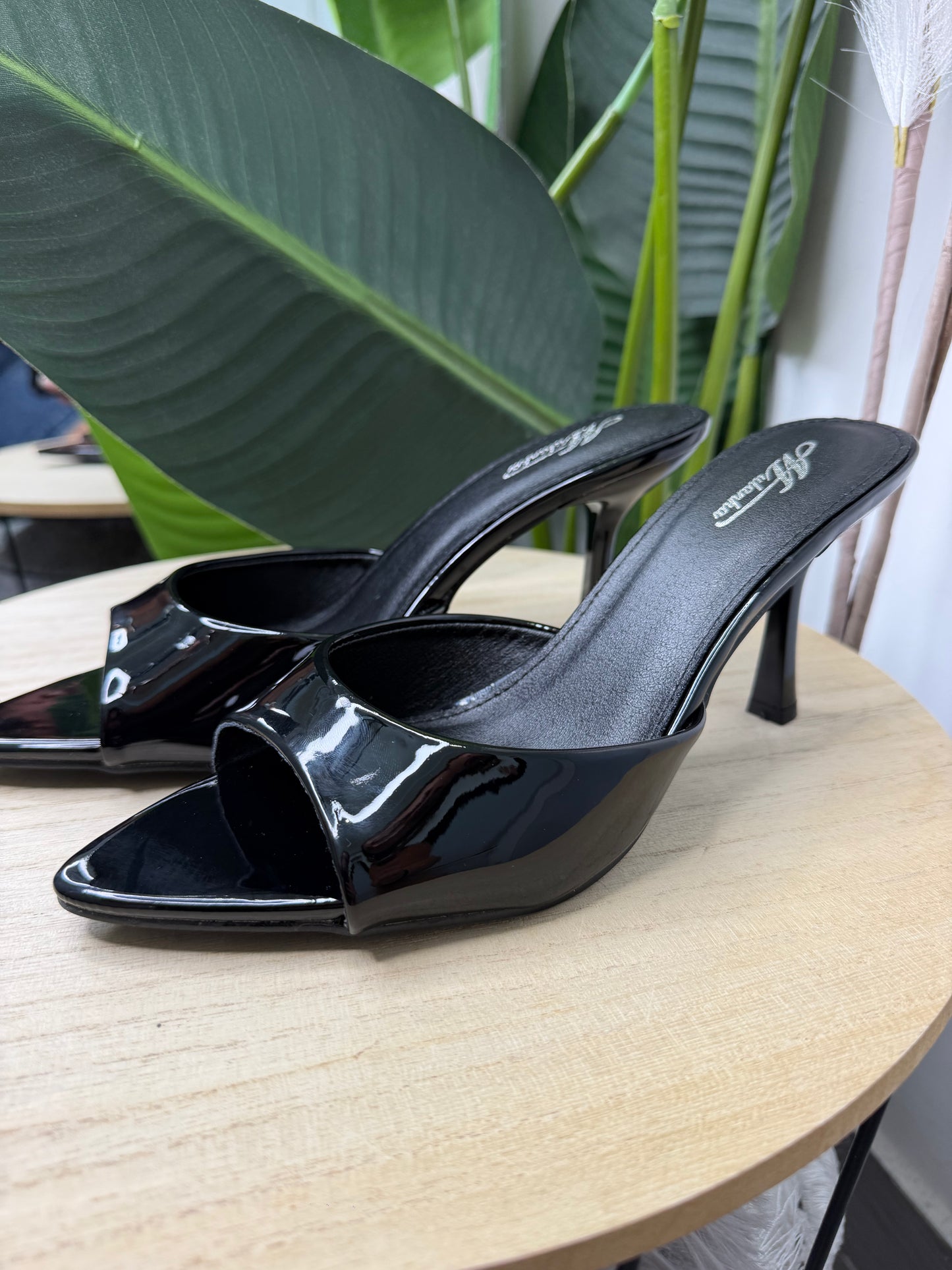 Tacco lucido black 380
