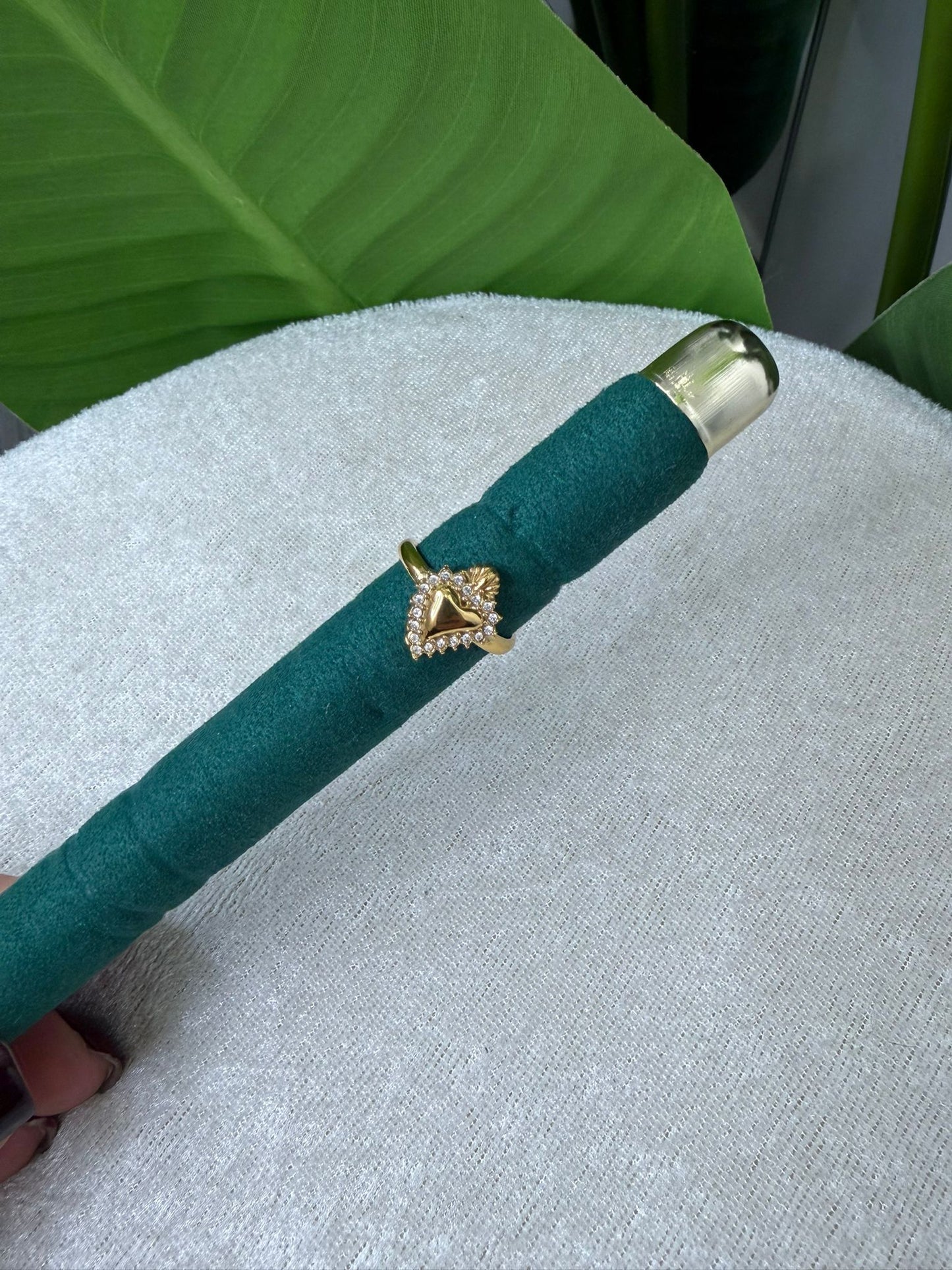 Anello sacro cuore strass oro