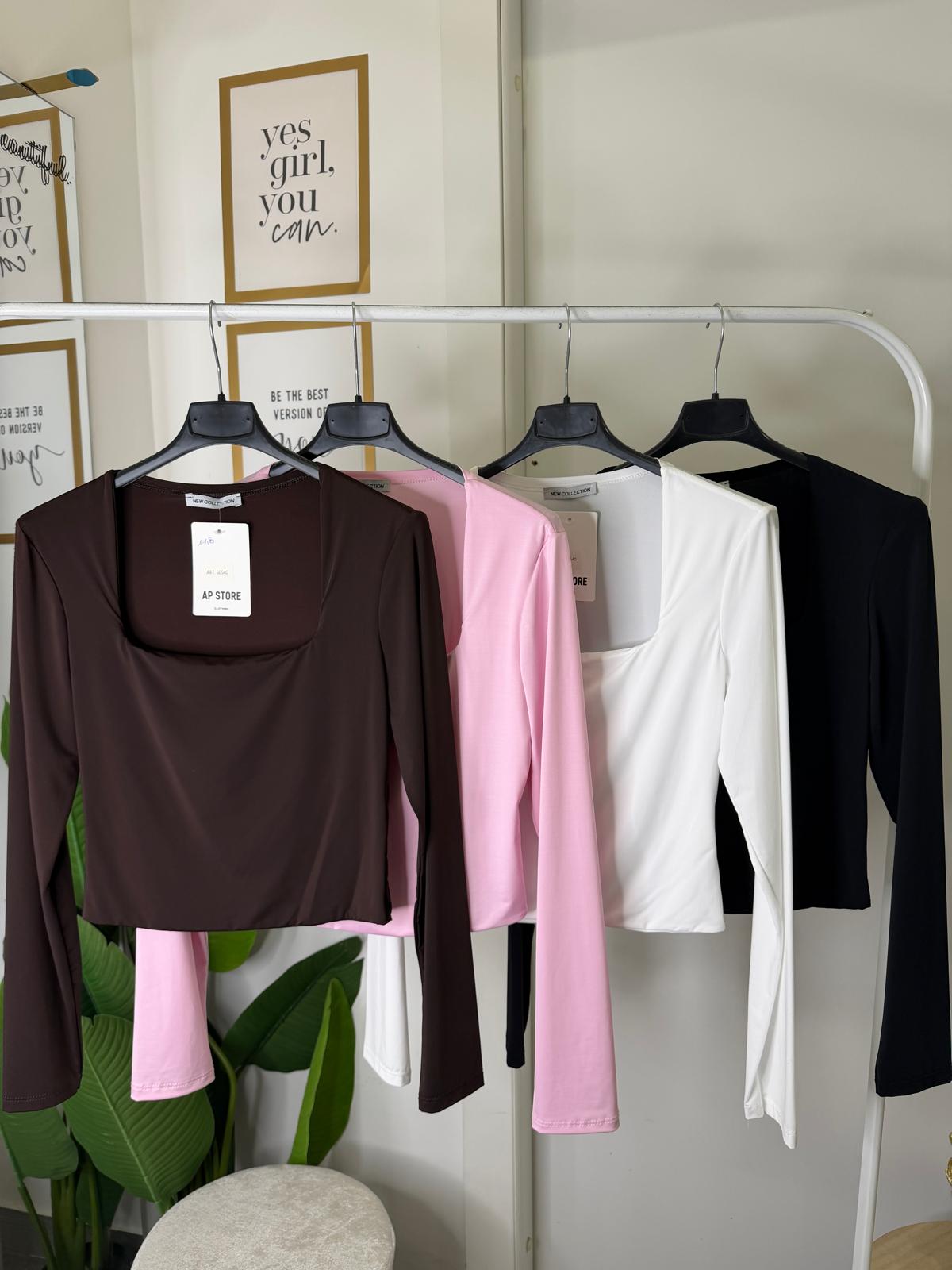 T-shirt crop collo squadrato 60540