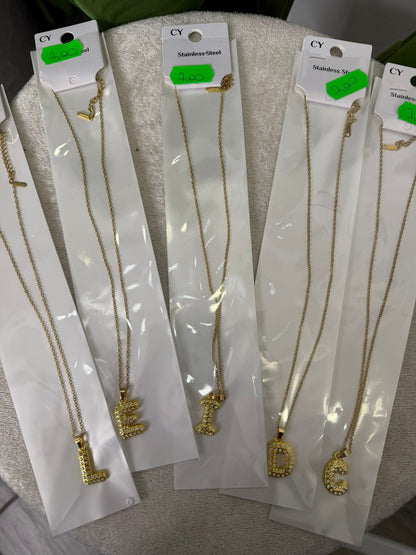 Collana iniziale strass gold