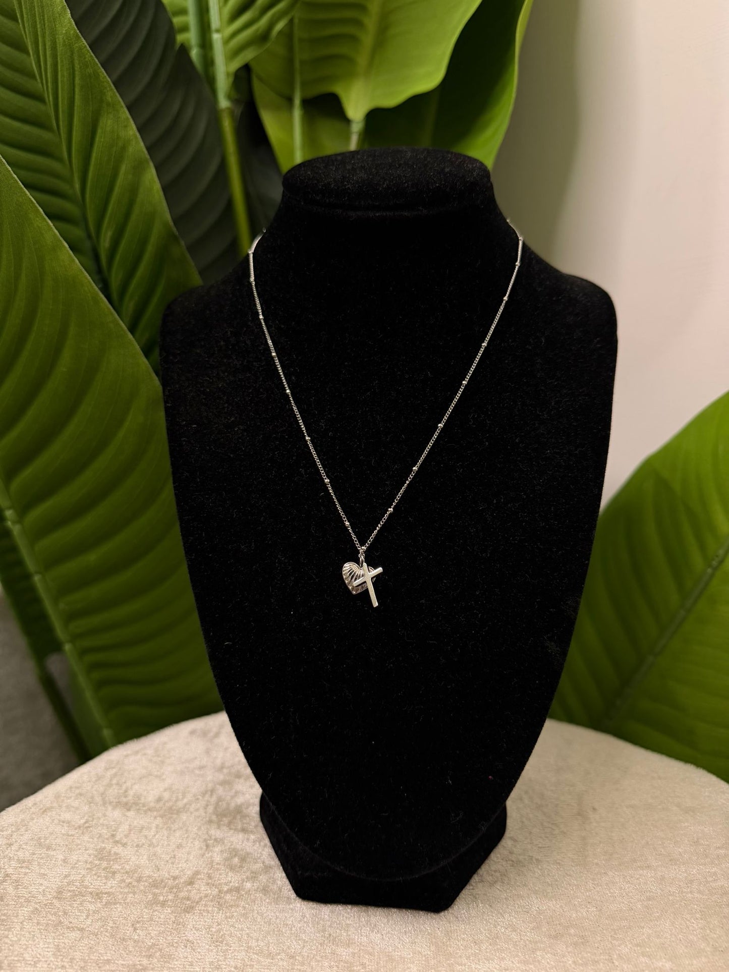Collana croce e cuore silver