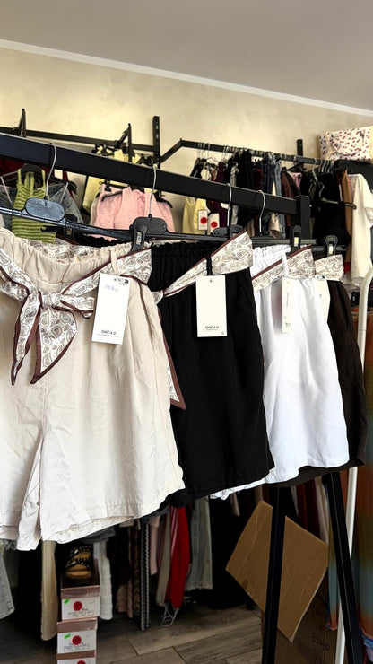 Shorts morbidi con cintina 18360