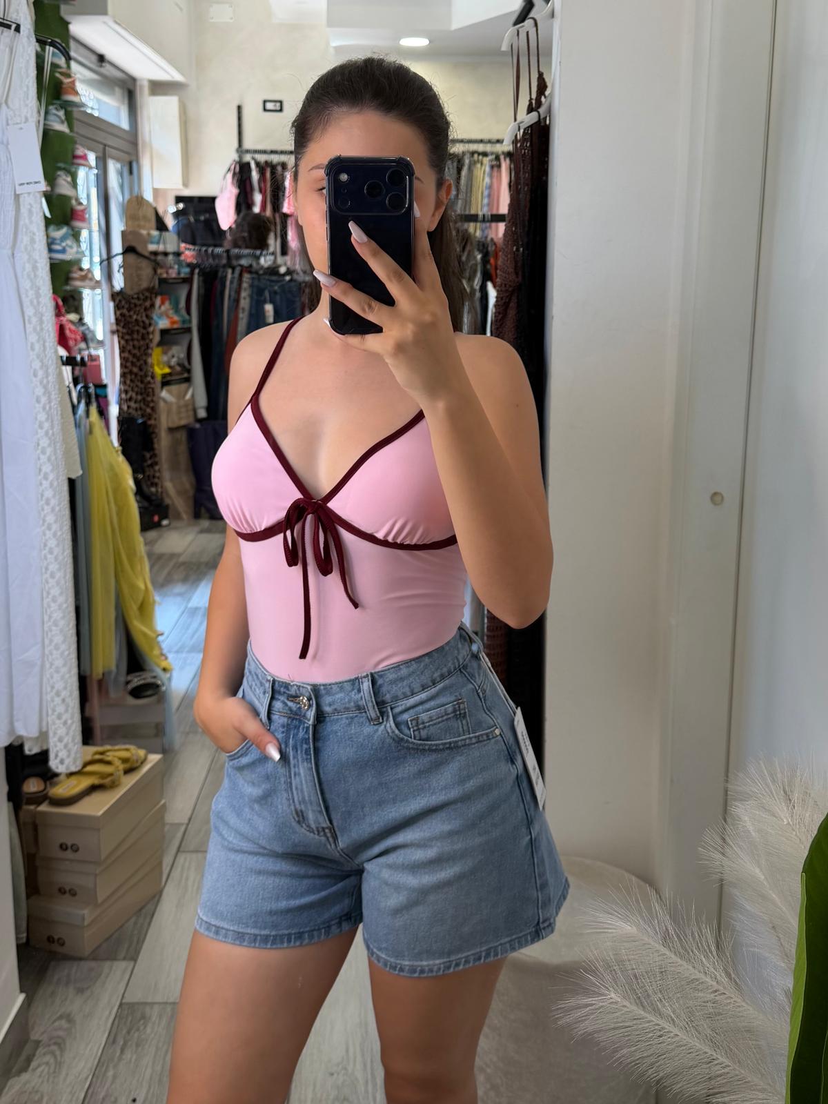 Shorts semi lungo 32541
